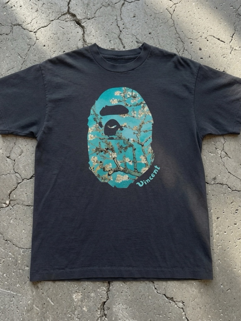 Graphic Tee Vincent with Turquoise Floral Ape